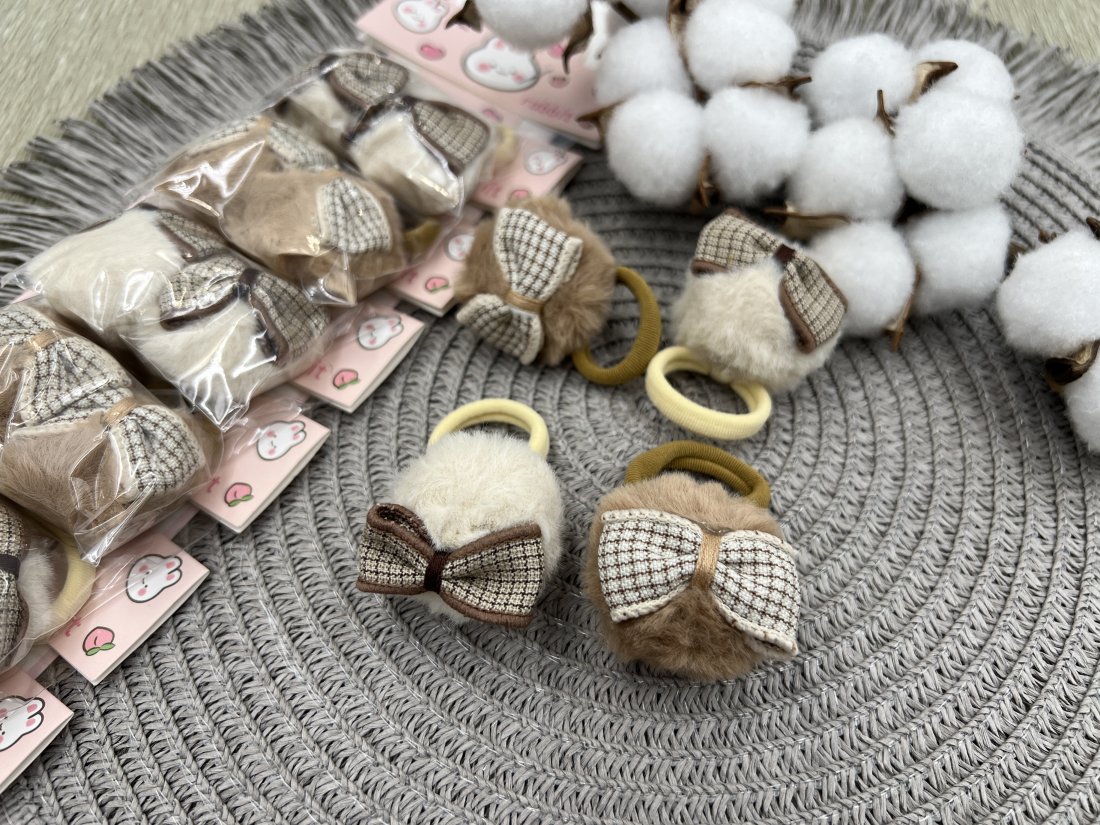 Дитячі резинки хутряні з бантиком 2,5см