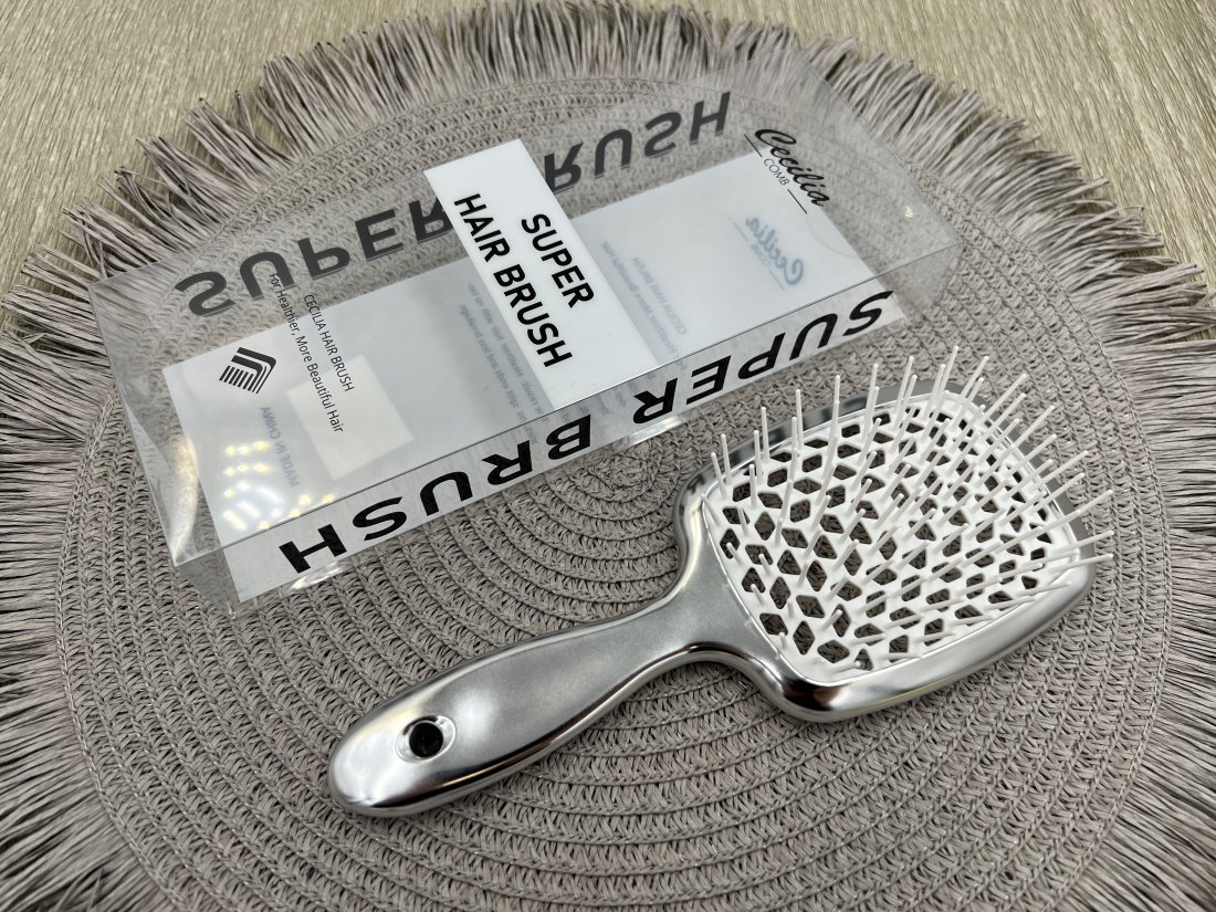 Гребінець для волосся в коробочці. Матова хром