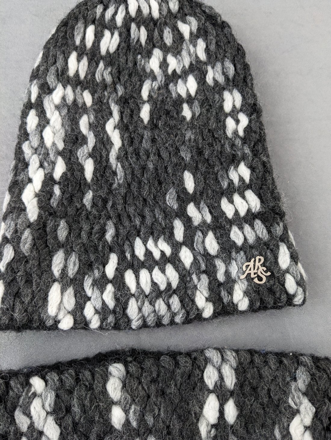 Затишний жіночий комплект шапка та бафф крупної в’язки INNOE 950591-1 Чорний