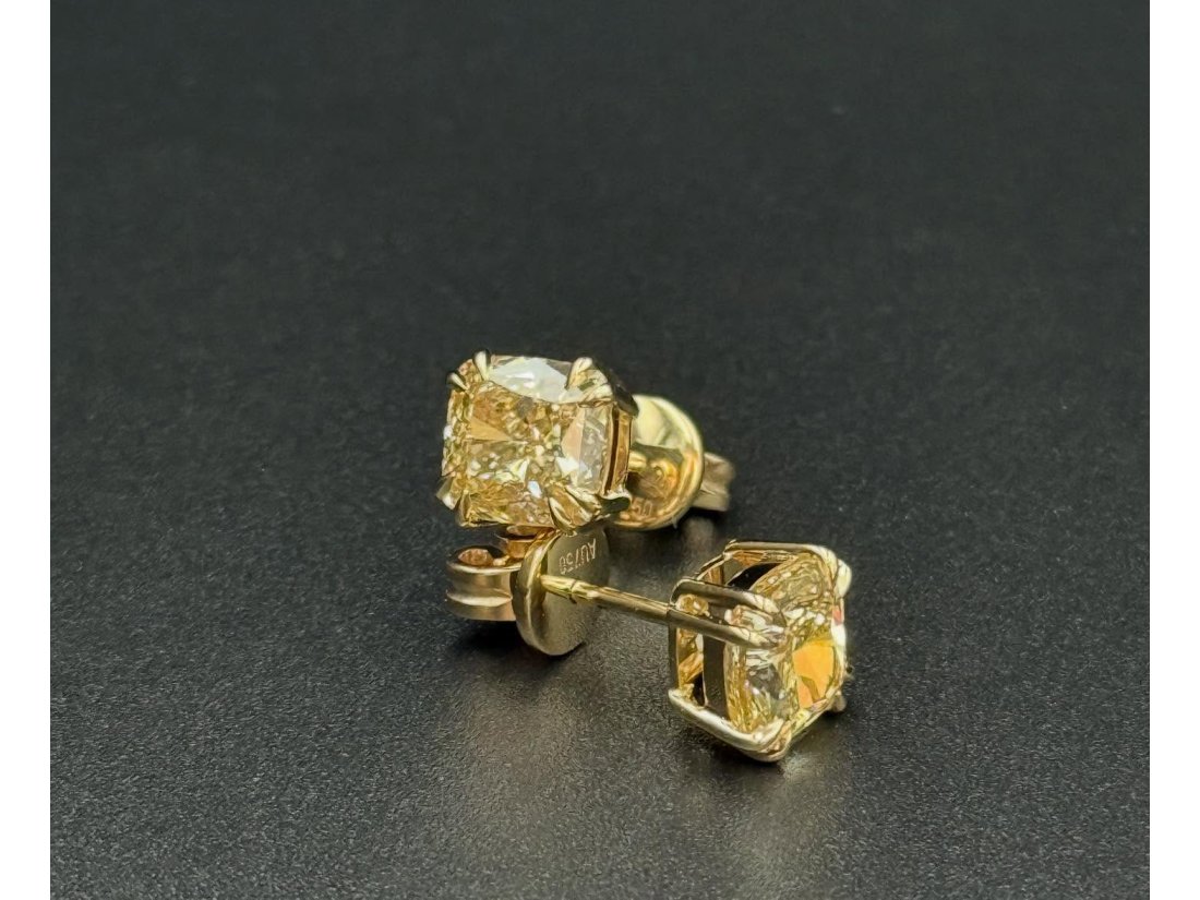 Пусети з діамантами, жовте золото - Фото3 Пусети з діамантами, жовте золото - Купити