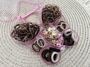 Дитячий набір заколок та резинок у коробочці коричневі. Метелик - Купити