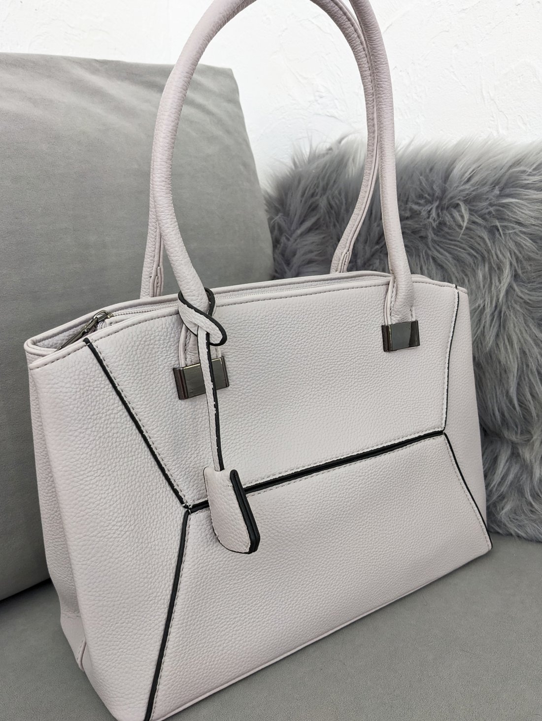 Стильна сумка Clean Style для щоденних та ділових образів INNOE 350012-2 Світло-сірий