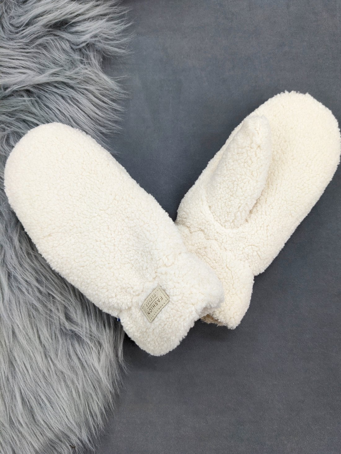 Пухнасті рукавиці тедді з ефектом обіймів INNOE 85005-3 Молочний