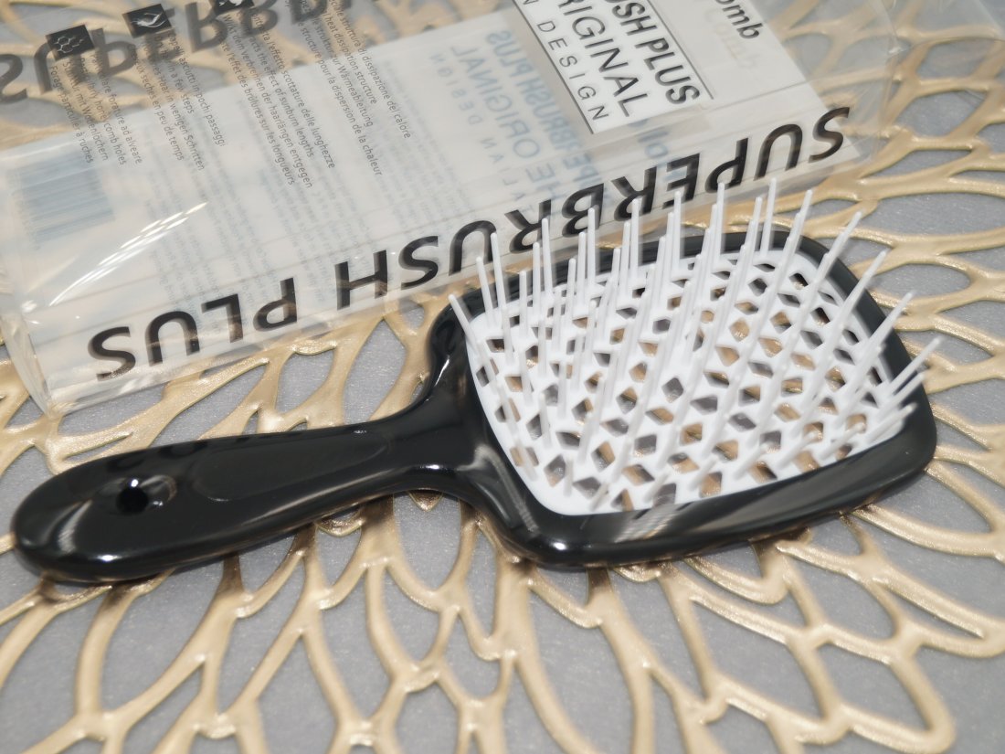 Гребінець для волосся в коробочці. Глянець.