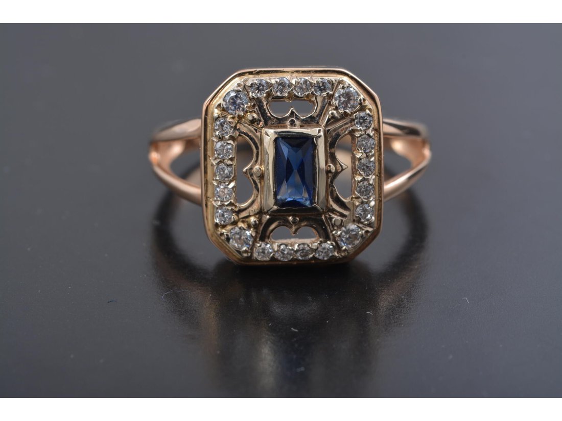 Каблучка класичної моделі