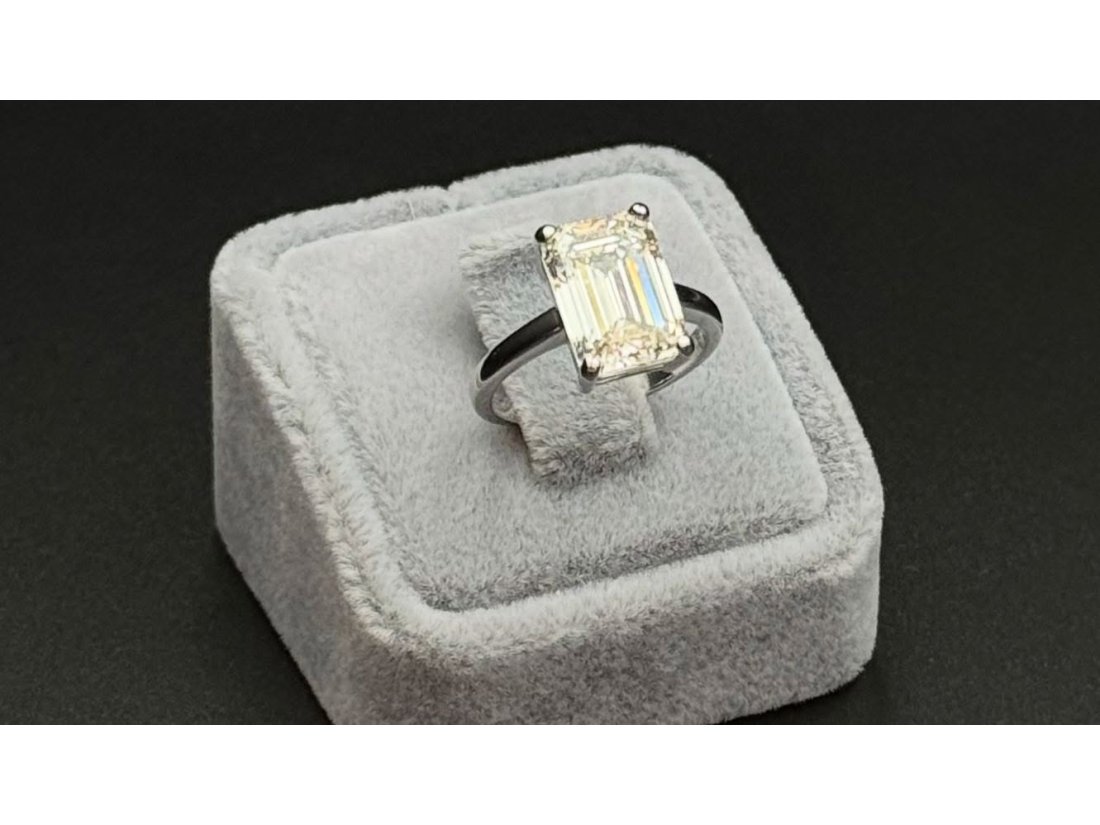 Каблучка Багет з діамантом, біле золото - Фото2 Каблучка Багет з діамантом, біле золото - Багира