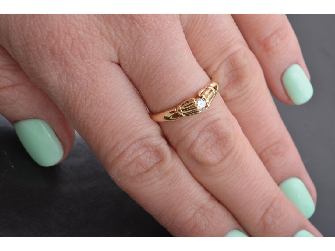 Жіноча каблучка - Купити