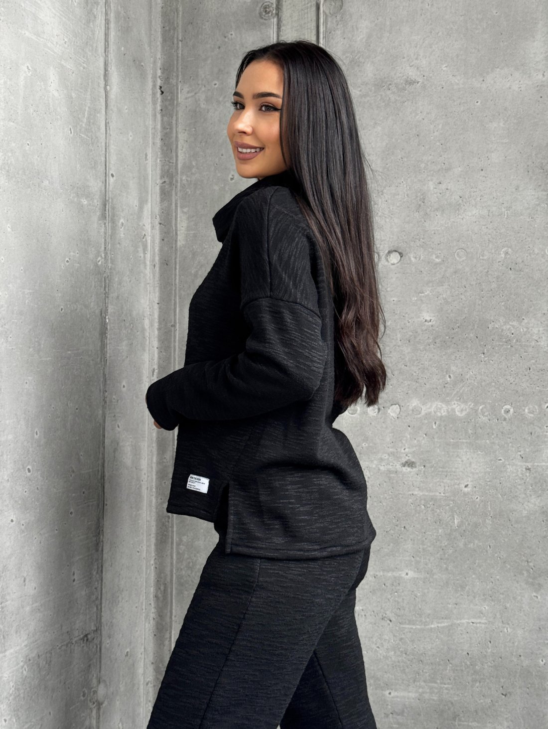 М’який жіночий костюм з ангорою INNOE 210366-2 Чорний - Innoe