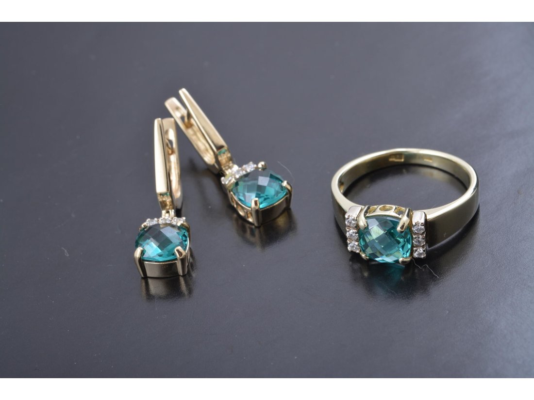 Гарнітур. Сережки та каблучка с зеленим кварцем