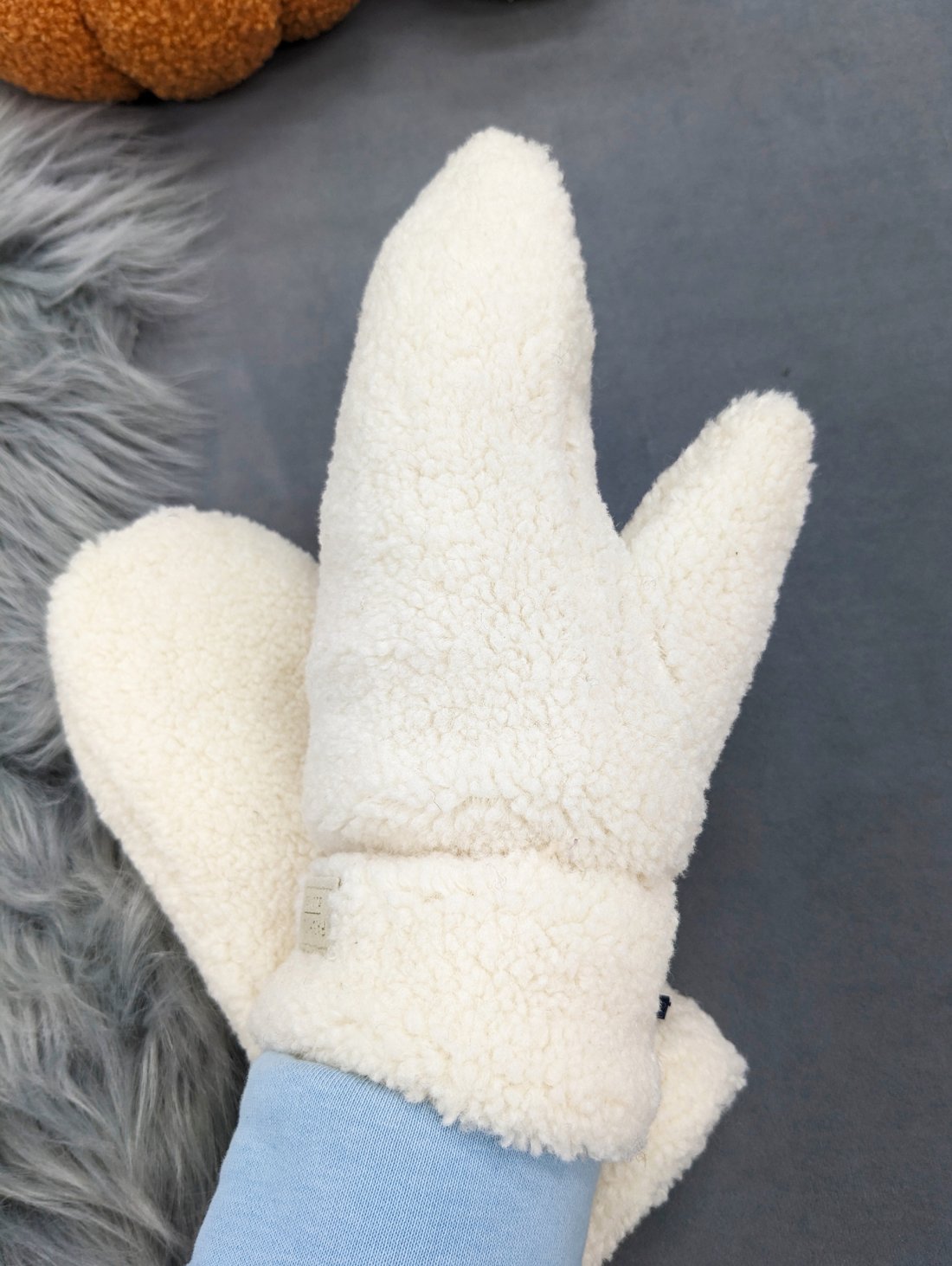 Пухнасті рукавиці тедді з ефектом обіймів INNOE 85005-3 Молочний