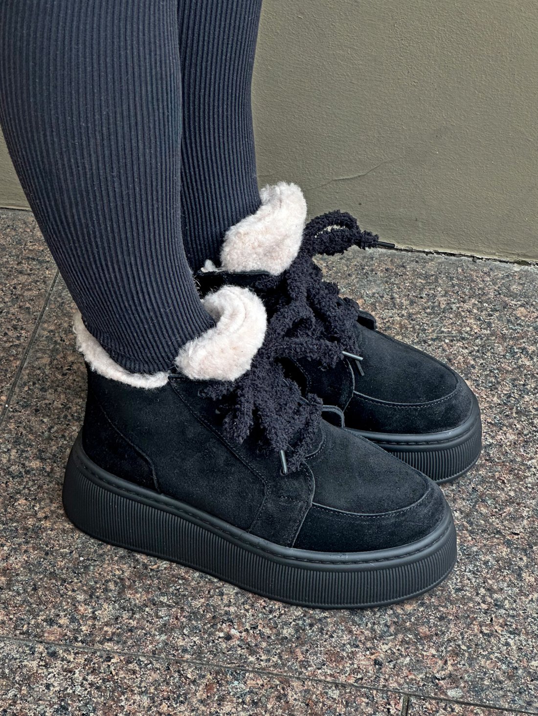 Модні теплі черевики з натуральної замші INNOE 777562-1 Чорний