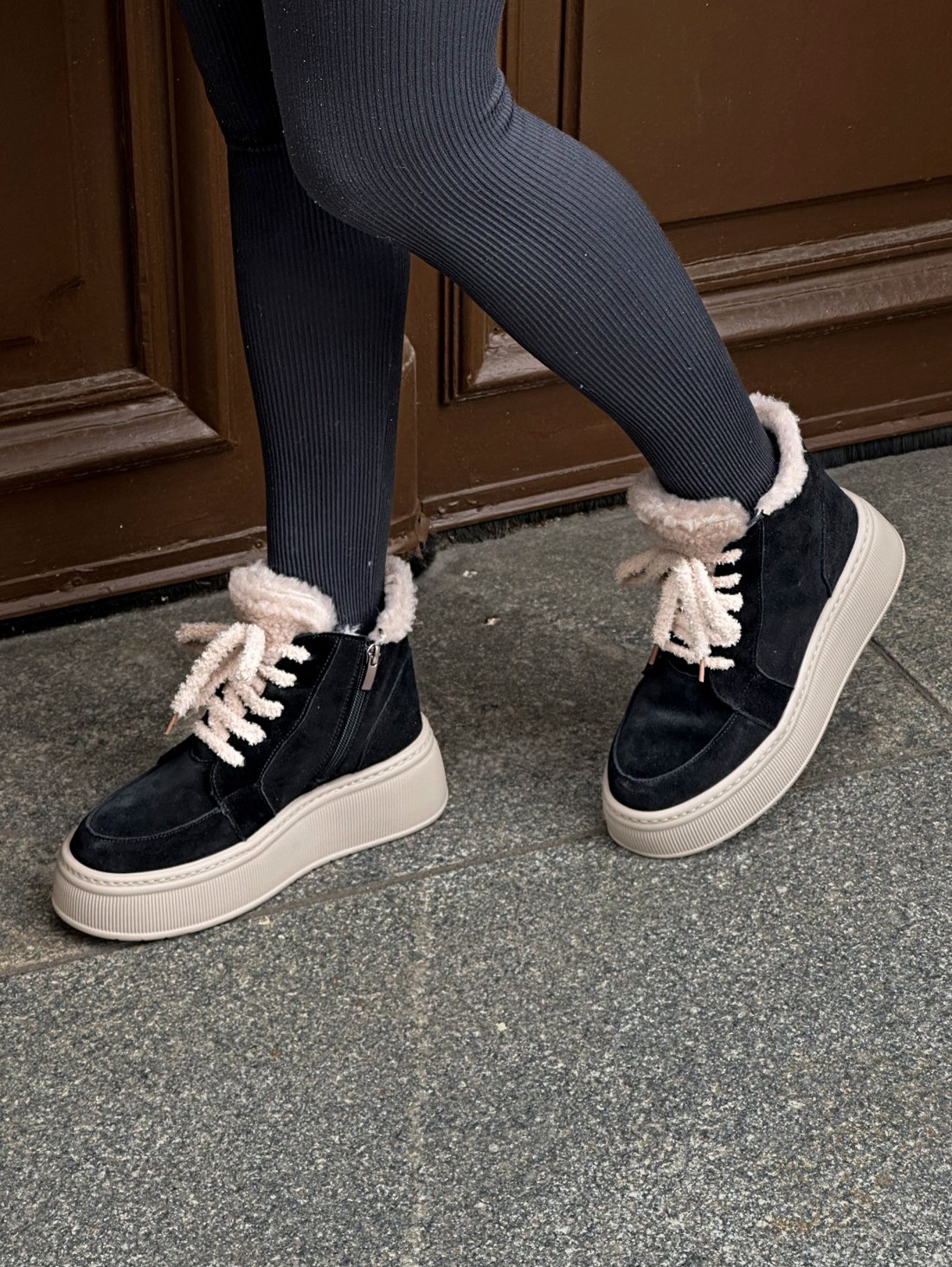 Зимові черевики з натуральної замші з м’яким хутром усередині INNOE 777562-3 Чорний - Innoe