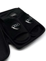 Подарунковий бокс з відкритими капчиками та мішечком з оригінальним авто-значком Audi