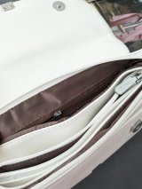 Стильна жіноча сумка з екошкіри у лаконічному дизайні INNOE 353920-1 Білий