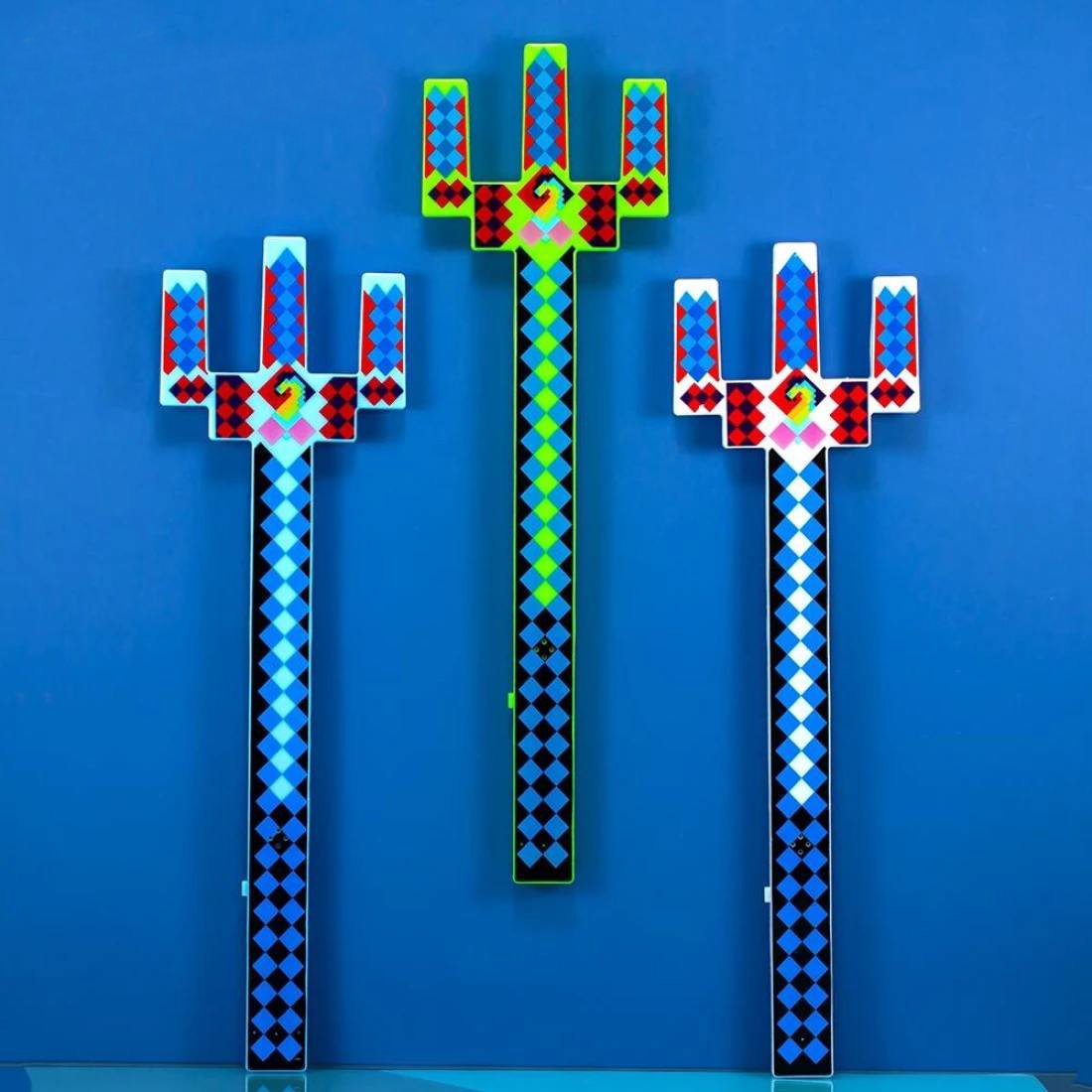 Світиться меч Трезубець 1-6377 - Pobut