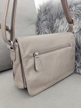 Практична повсякденна жіноча сумка з екошкіри INNOE 35003-1 Бежевий