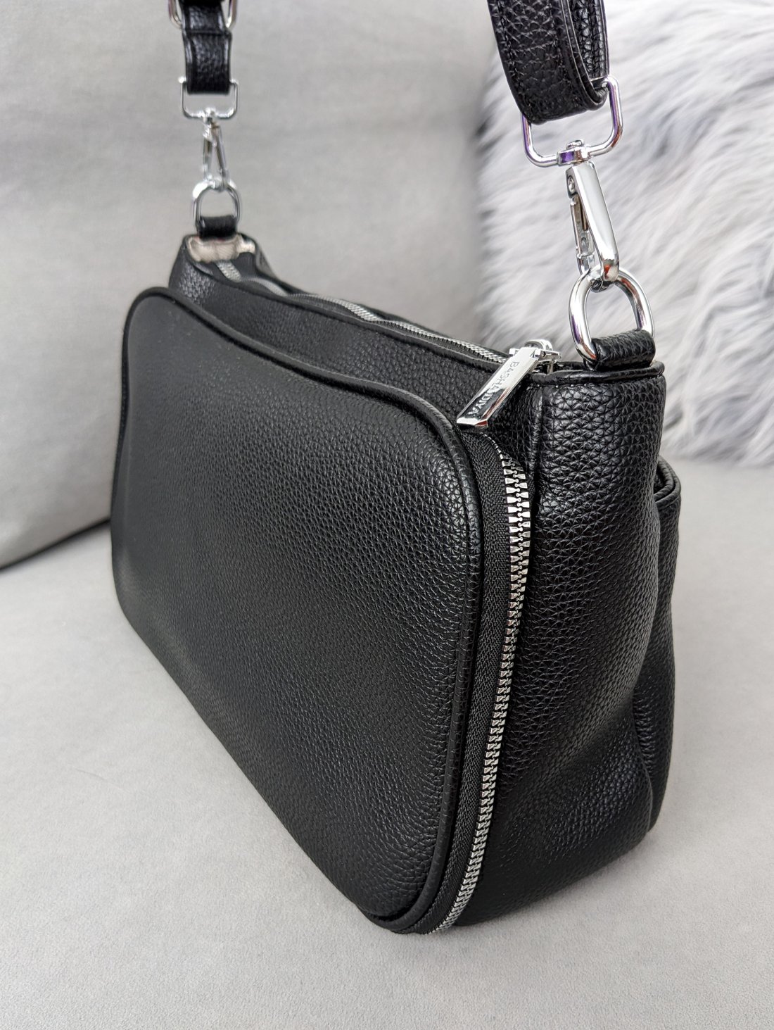 Універсальна чорна сумка з великою зовнішньою кишенею INNOE 350010-1 Чорний