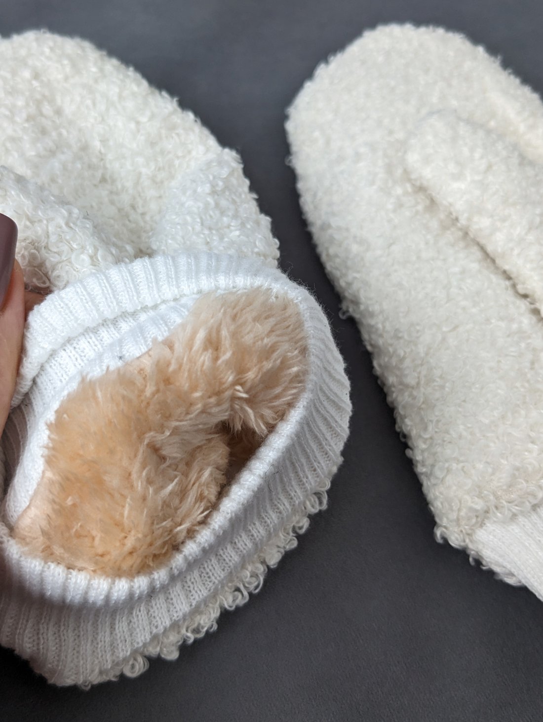 Жіночі рукавиці з м'якого букле з хутряною підкладкою INNOE 85005-5 Молочний - Купити