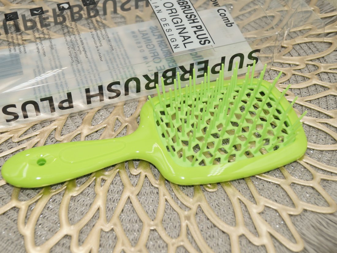 Гребінець для волосся в коробочці. Глянець