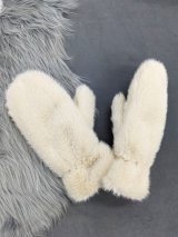 Стильні пухнасті рукавички для зими INNOE 85005-2 Світло-бежевий