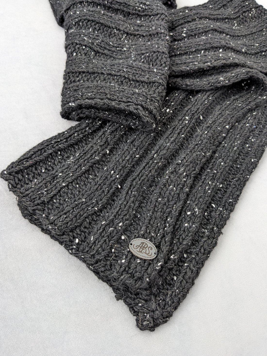 Жіночий стильний в’язаний комплект — шапка та шарф INNOE 950504-1 Чорний