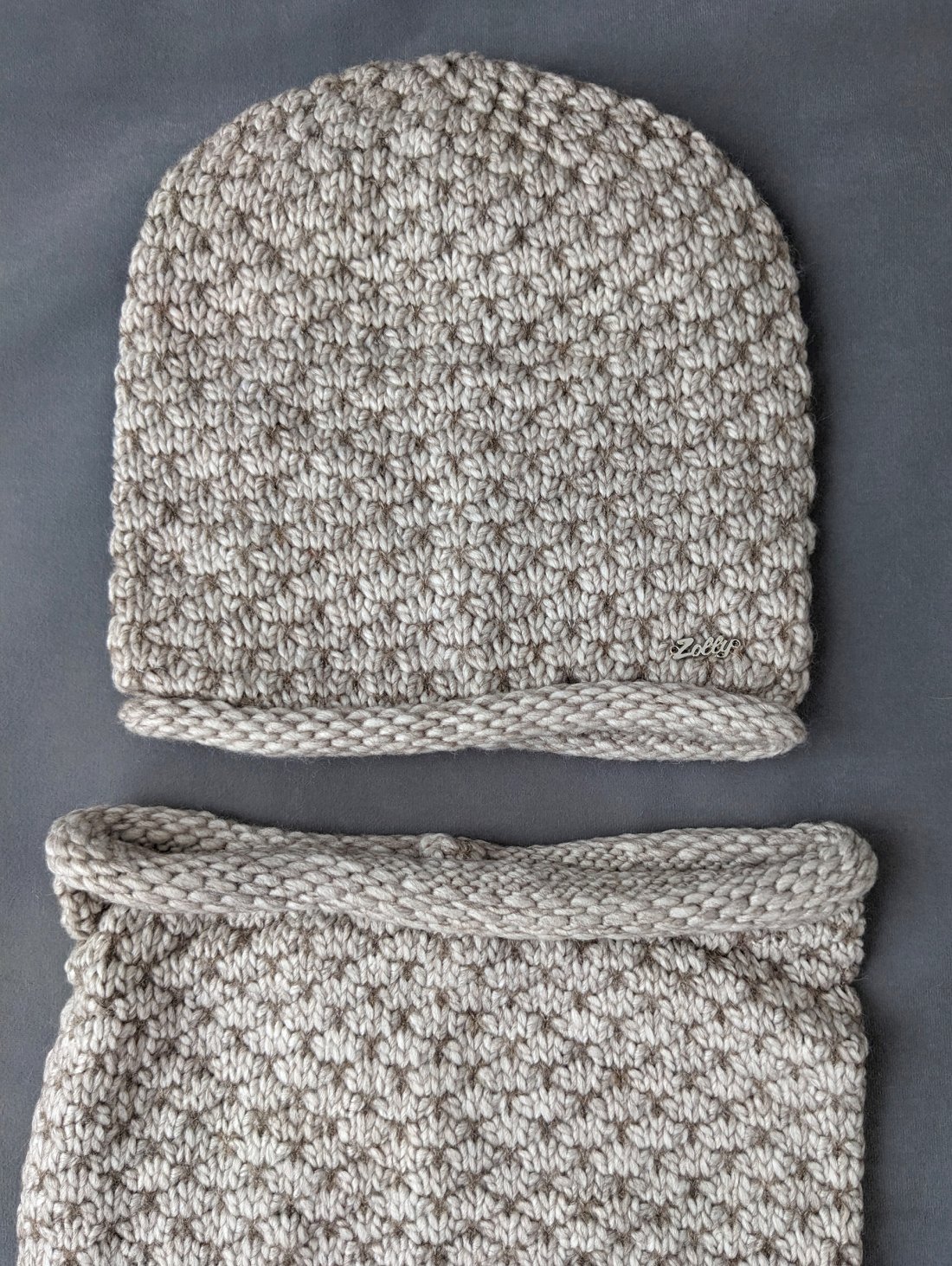 Стильний і практичний жіночий комплект — шапка та бафф INNOE 950065-1 Світло-бежевий