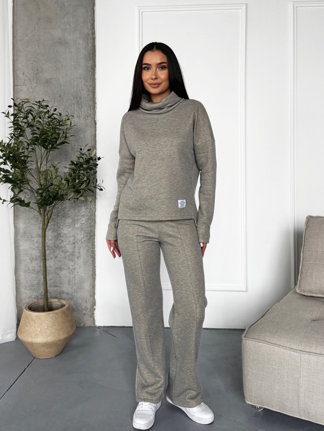 Жіночий костюм тринитка “Urban Shine” – комфорт і сяяння в одному образі INNOE 210366-4 Світло-сірий