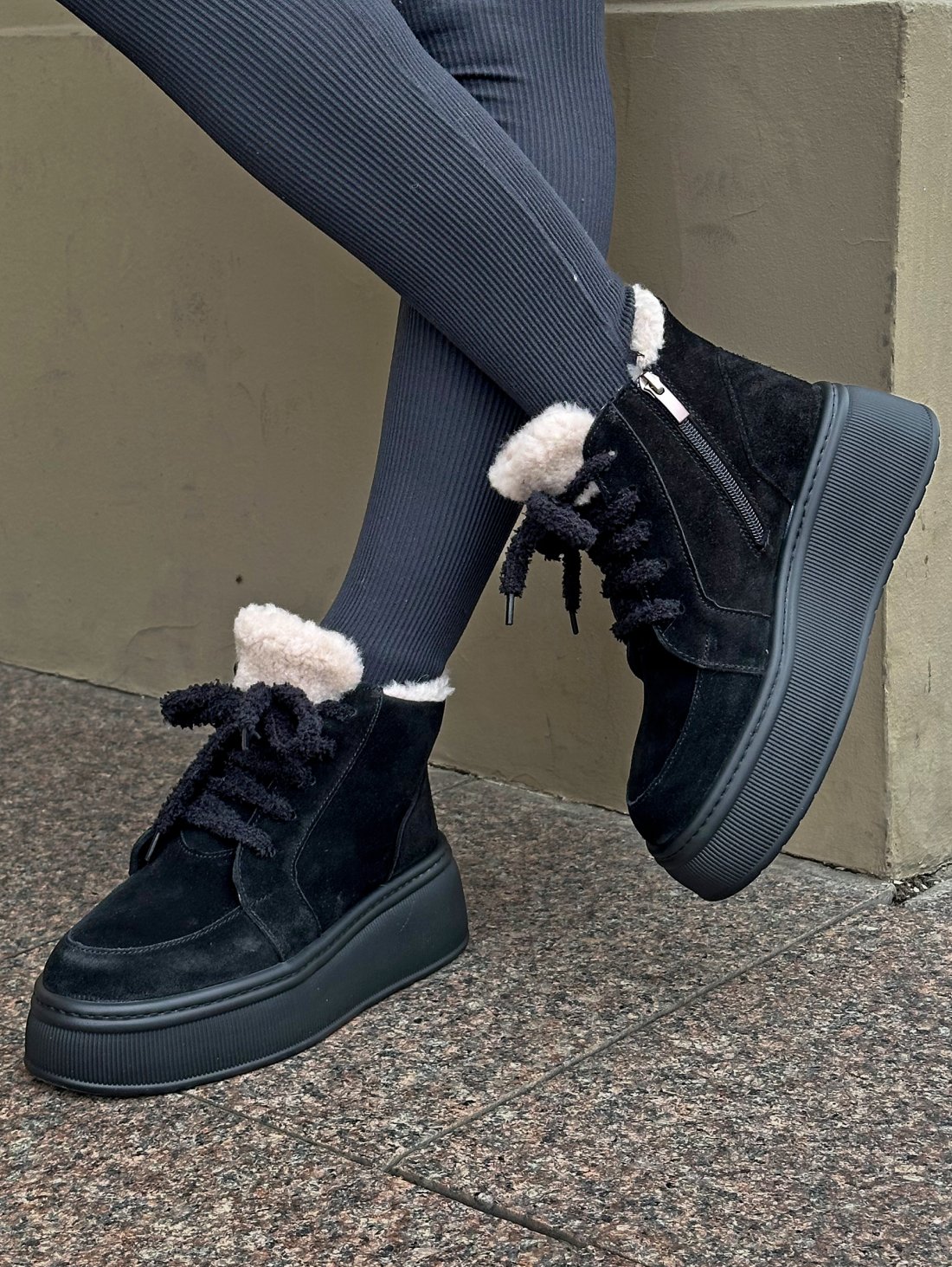 Модні теплі черевики з натуральної замші INNOE 777562-1 Чорний - Innoe