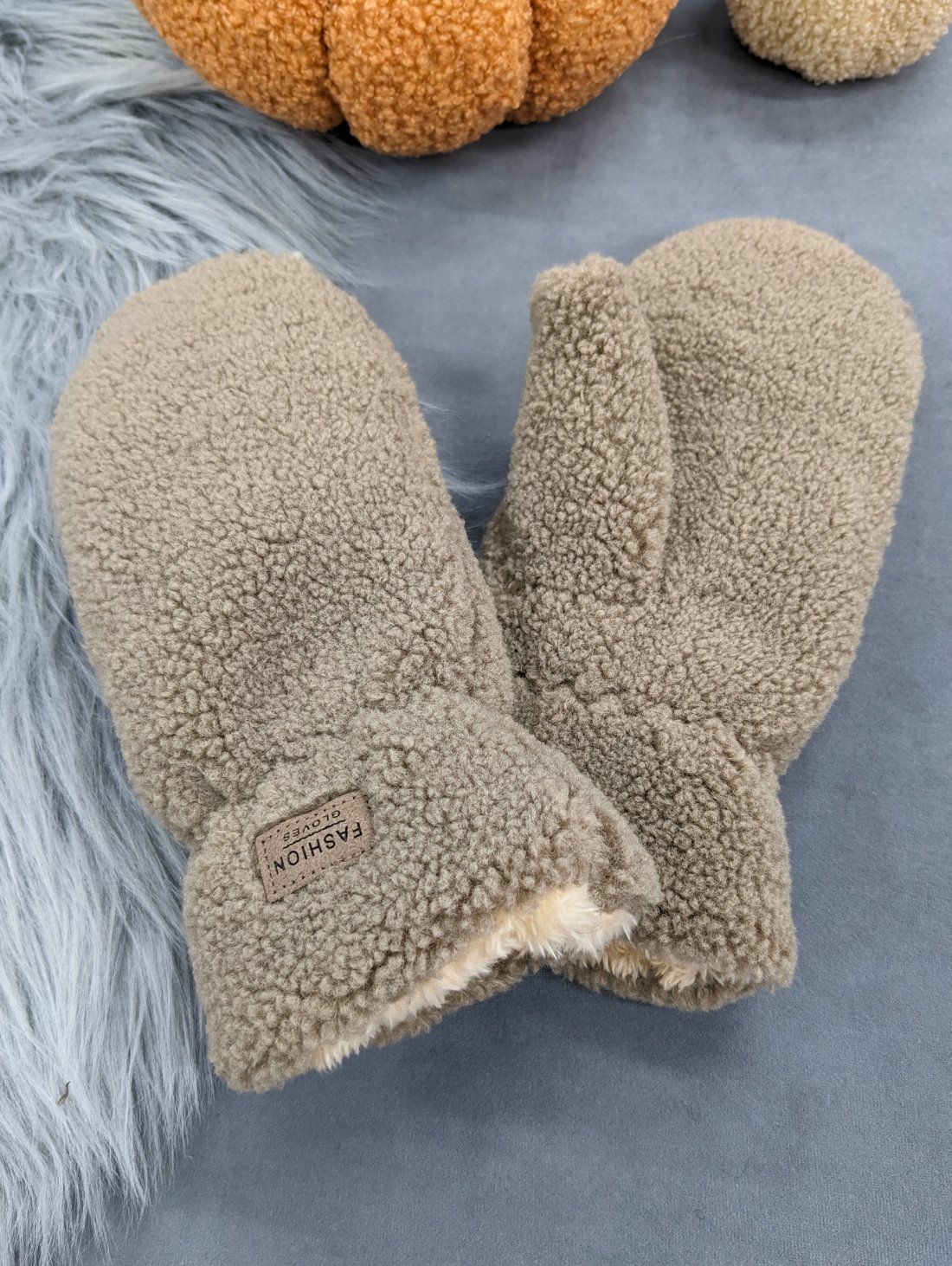 Зимові рукавиці з плюшевої тканини INNOE 85005-3 Тауп - Купити