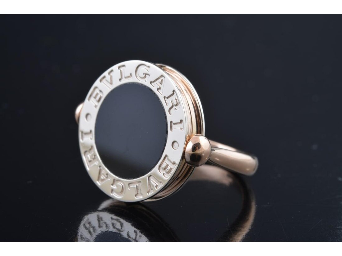 Каблучка у стилі Bvlgari з оніксом та перламутром - Фото2 Каблучка у стилі Bvlgari з оніксом та перламутром - Багира