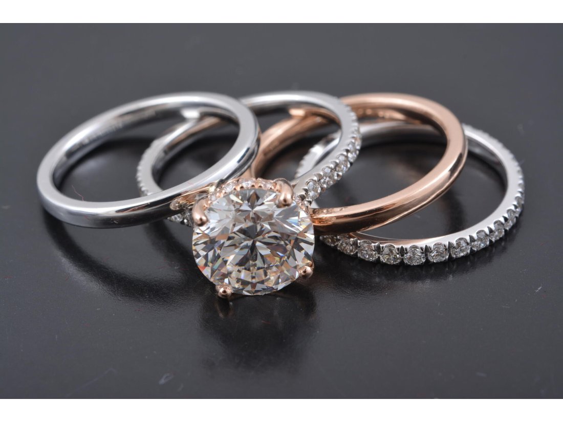 Каблучка із діамантами на заручини із чотирьох деталей