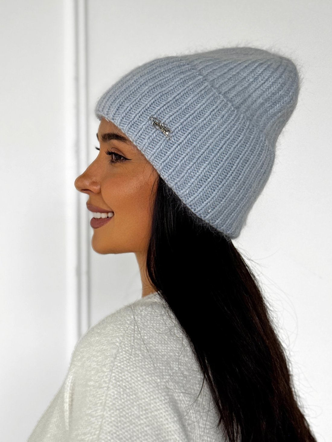 Стильна і тепла жіноча шапка блакитного кольору INNOE 950826-1 Блакитний