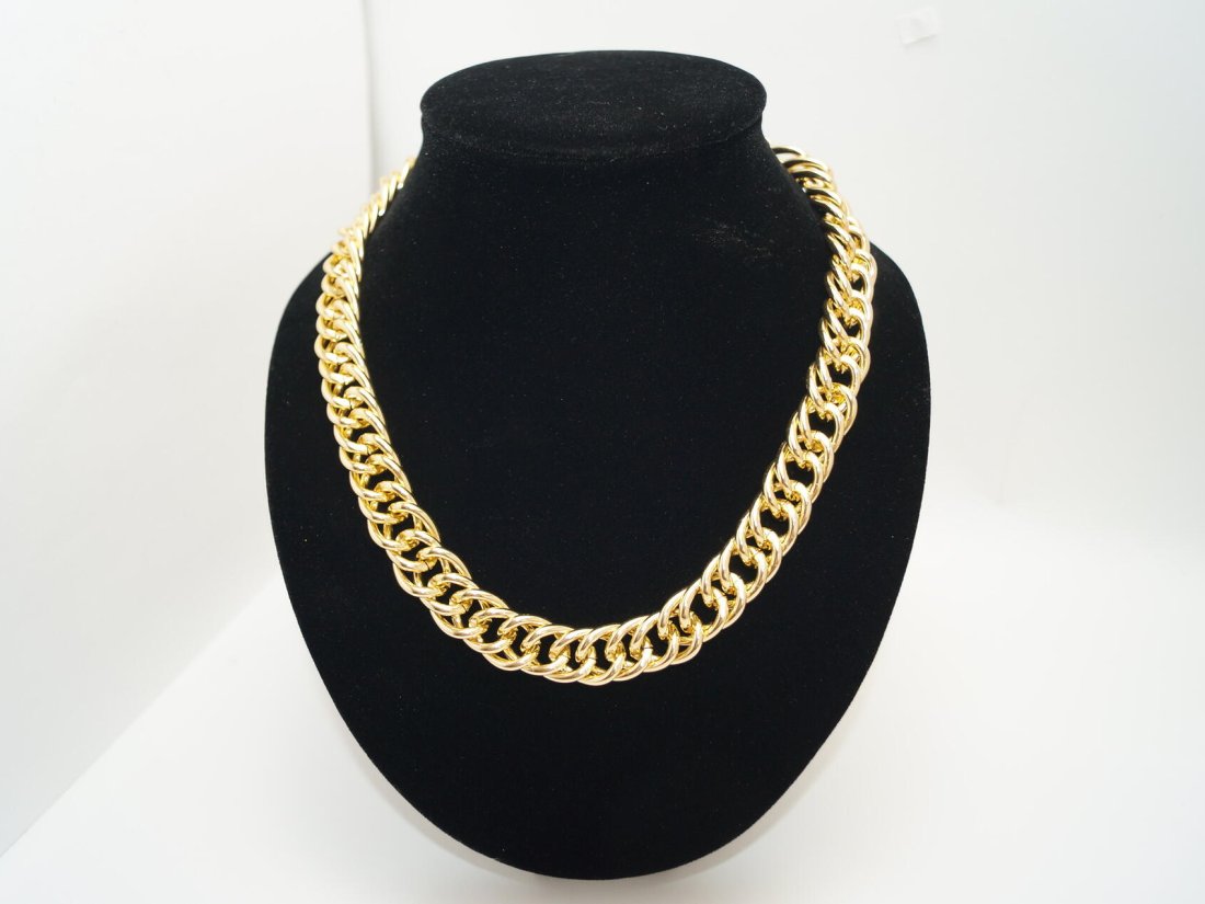 Ланцюжок на шию.