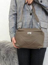 Елегантна жіноча сумка з лаконічним дизайном INNOE 350010-3 Бежевий