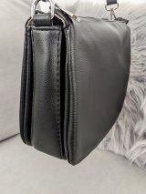 Стильна зручна сумка з екошкіри INNOE 350011-2 Чорний