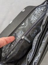 Елегантна та практична сумка з декоративною підвіскою INNOE 352906-1 Чорний