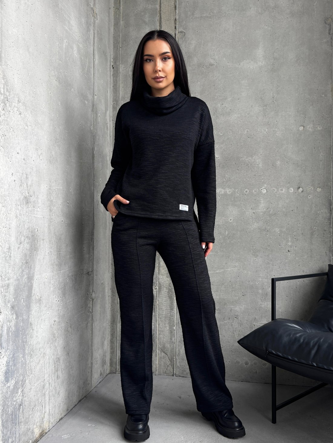 М’який жіночий костюм з ангорою INNOE 210366-2 Чорний