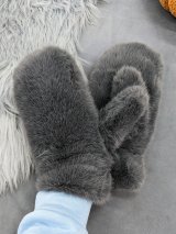 Затишні рукавички з хутра «Зимовий комфорт» INNOE 85005-2 Темно-сірий