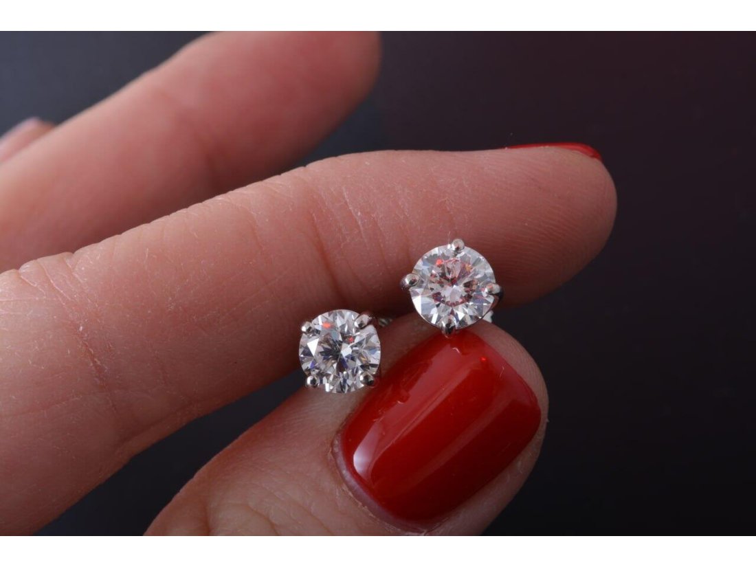 Сережки жіночі на закрутках із діамантами - Фото4 Сережки жіночі на закрутках із діамантами