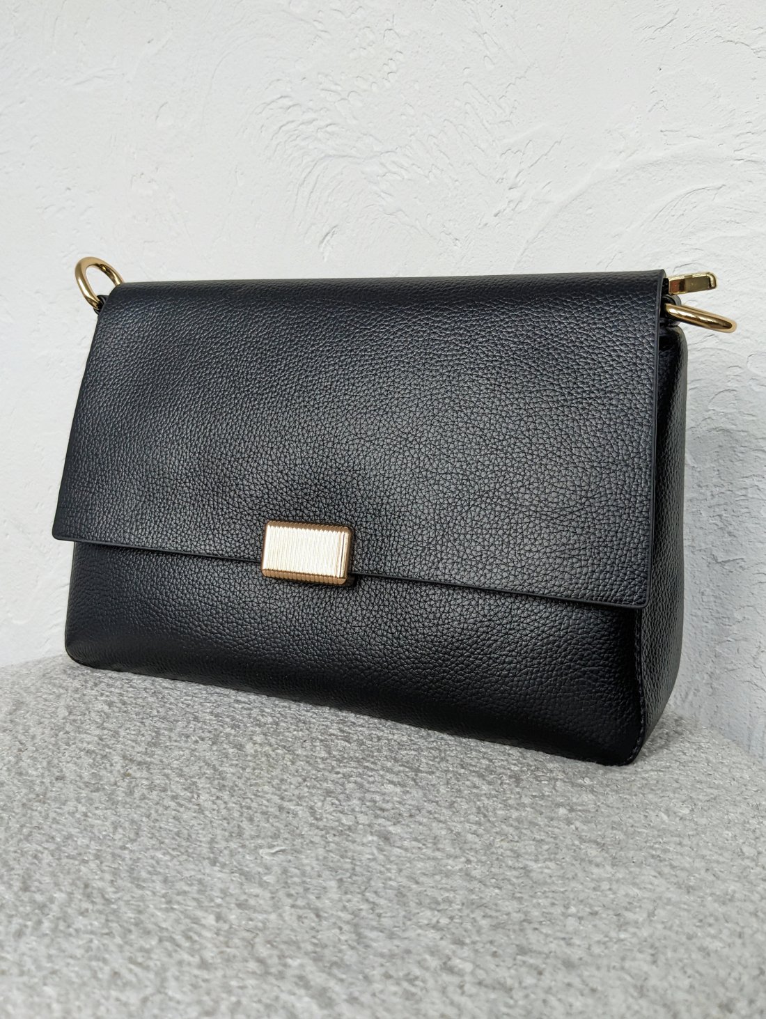 Елегантна жіноча сумка з якісної екошкіри INNOE 350015-2 Чорний