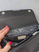 Трендова сумка кросбоді з фактурою та тисненням INNOE 3528313-1 Чорний