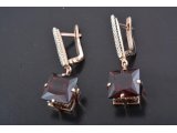 Сережки з квадратним каменем гранат - Купити