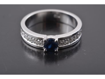 Каблучка з діамантами та сапфіром - Купити
