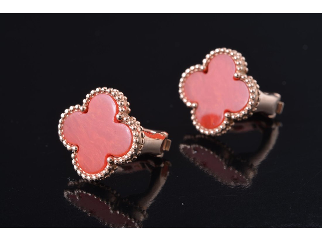 Сережки із коралом у стилі Van Cleef - Купити