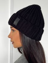 Жіноча шапка-біні фактурної в’язки INNOE 950234-1 Чорний
