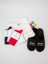 Комплект «Стан Багатства та впевненості» - футболка та чорні капці з принтом «Магніт для грошей» та 3 пари шкарпеток