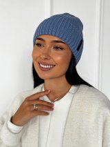 Стильна і тепла жіноча шапка блакитного кольору INNOE 950825-1 Джинс - Купити