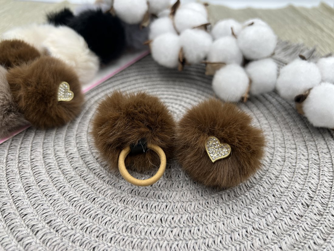 Дитячі резинки хутряні з серцем 2,5см