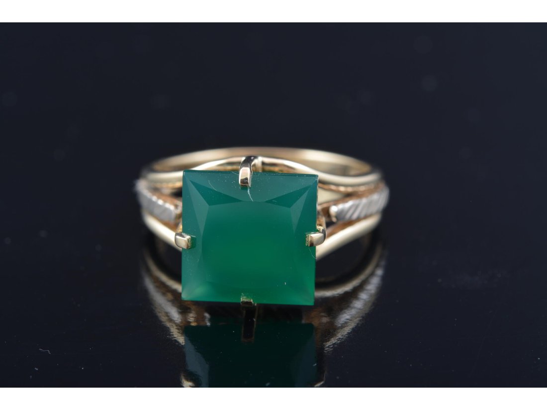 Каблучка із зеленим агатом