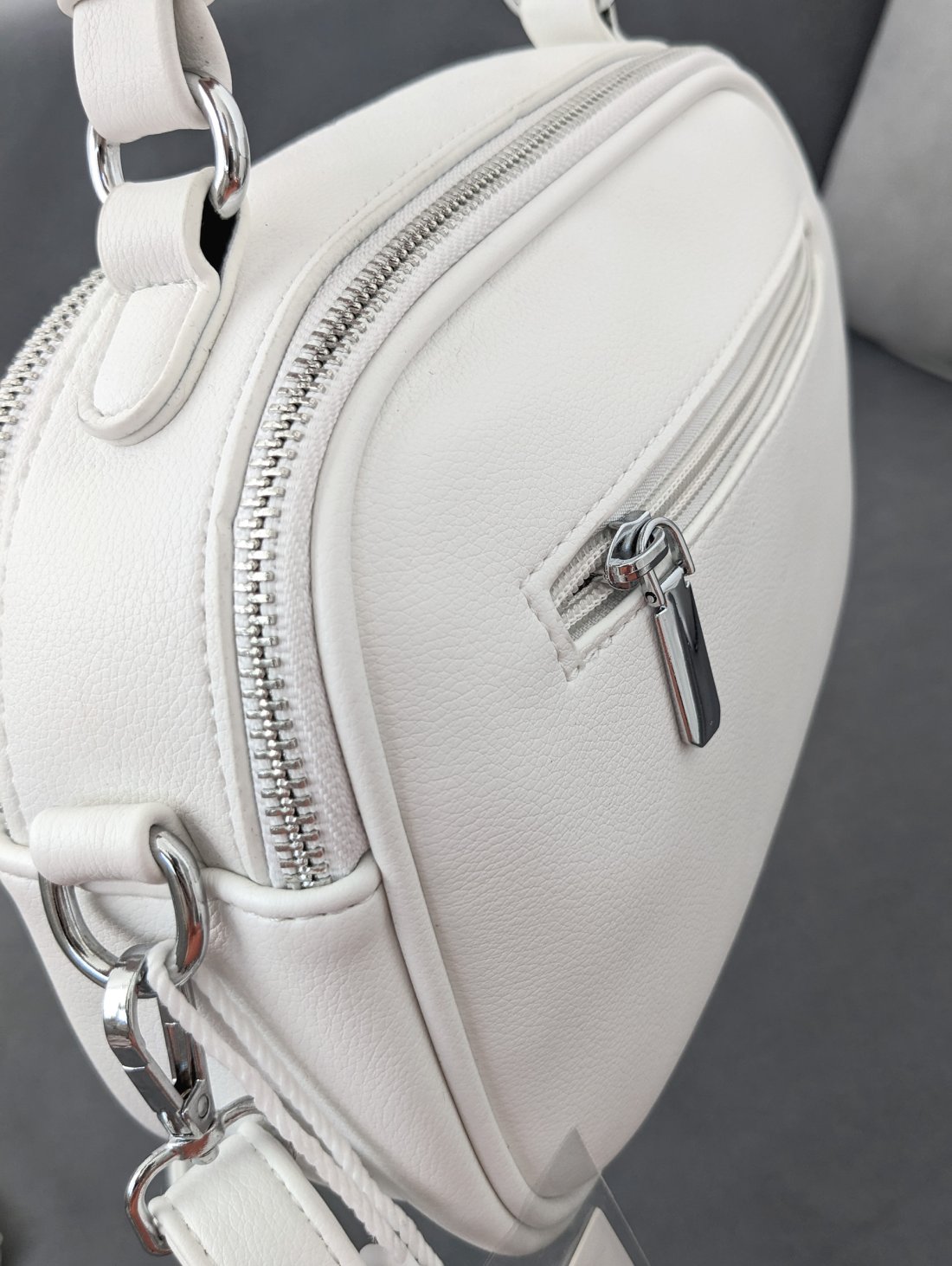 Жіноча компактна сумка з ручкою та кількома відділеннями INNOE 350016-1 Білий